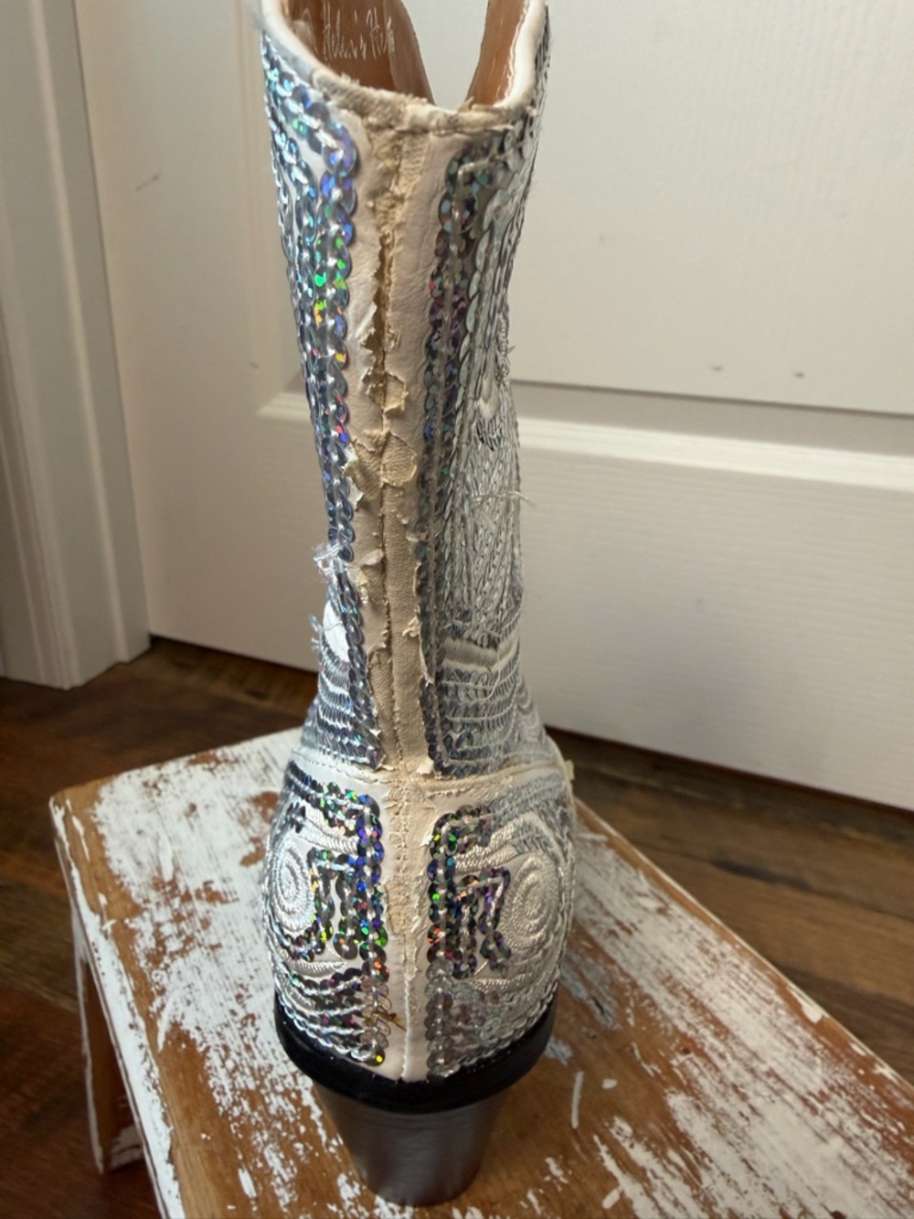 Helen’s Heart Sparkly Western Cowboy Boots White Sequin Embroidered size 10 - Picture 4 of 11